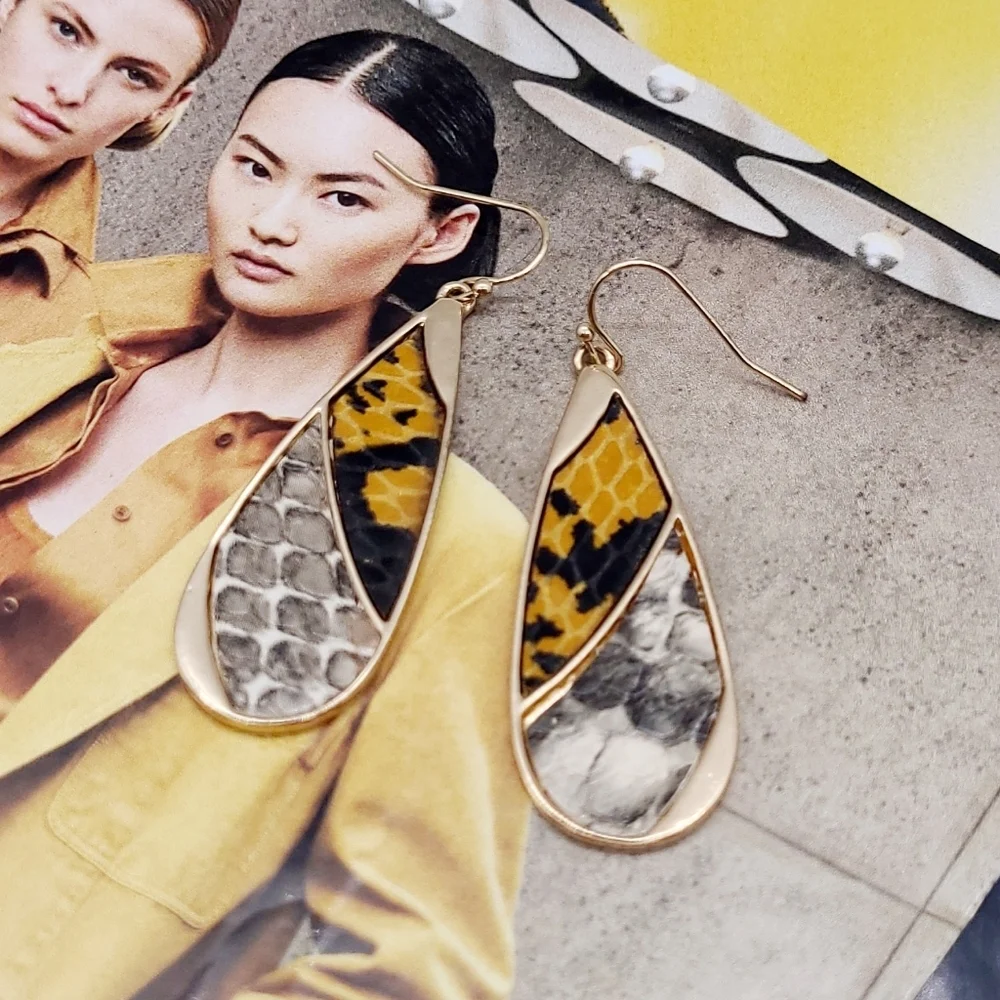 NWT Leather Python Print Gold Drop Earrings - Picture 9 of 13
